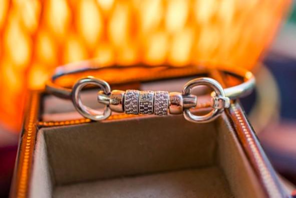 Why are some Roller Beads engraved and some aren’t?