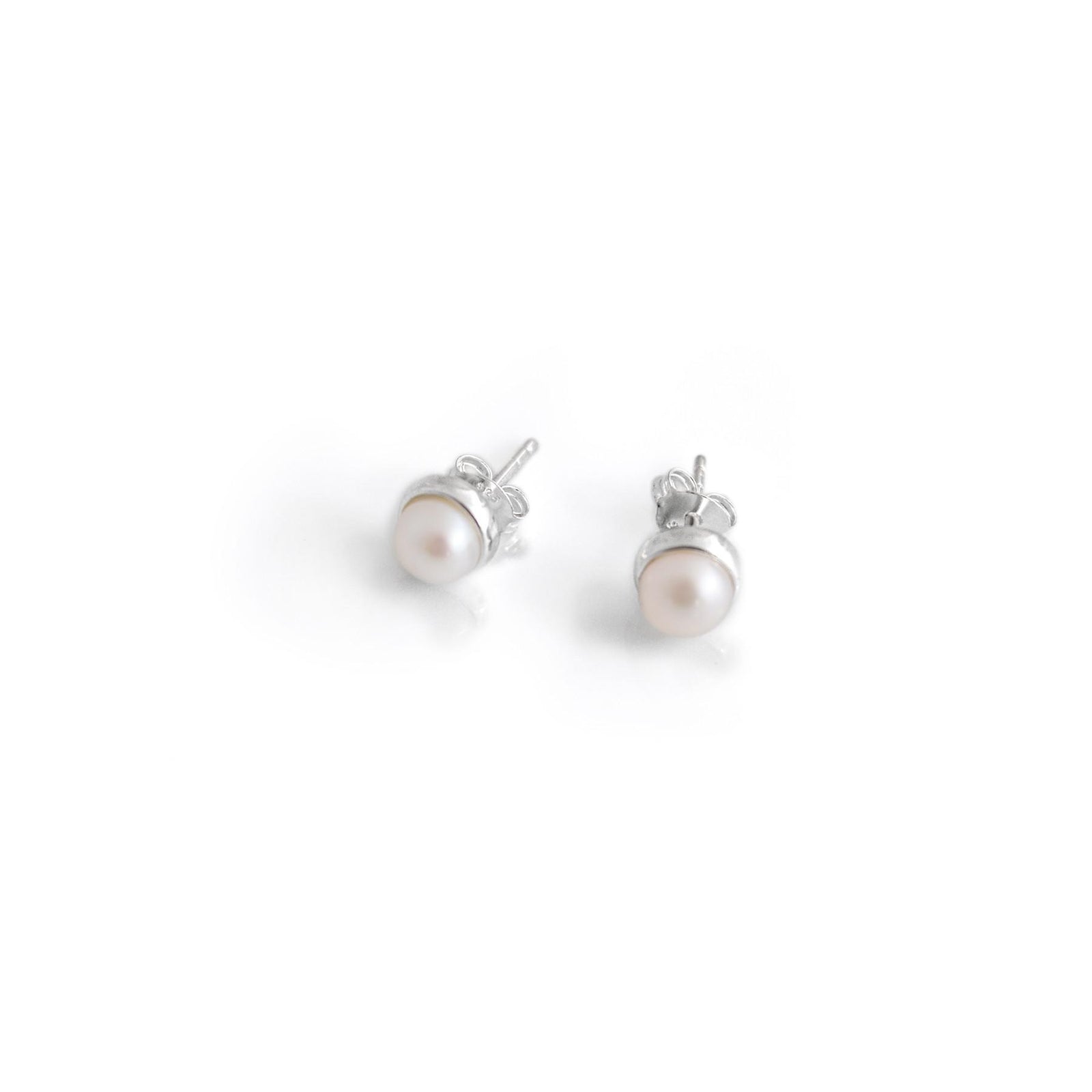 Sterling Silver & Creamy Freshwater Pearl Studs