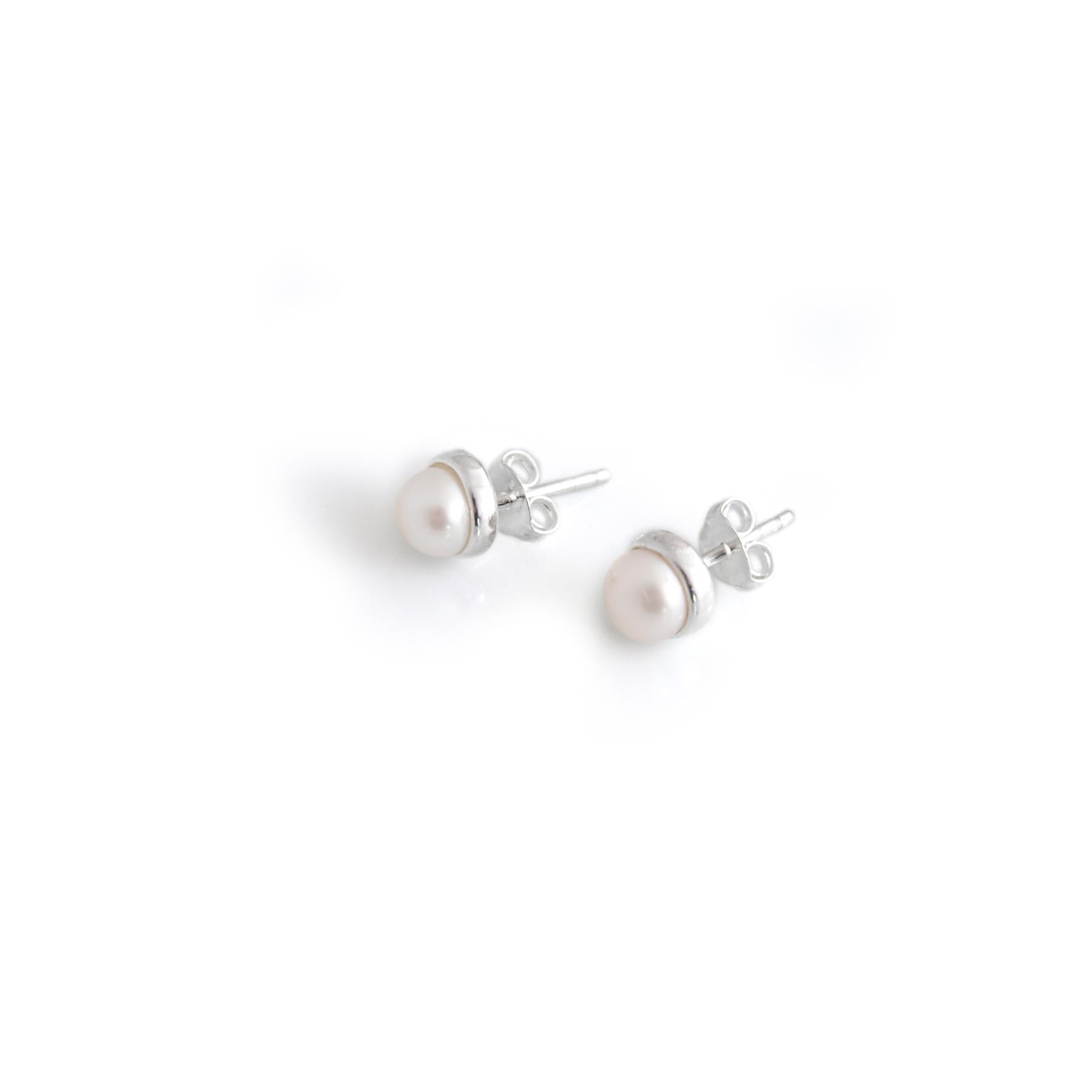 Sterling Silver & Creamy Freshwater Pearl Studs