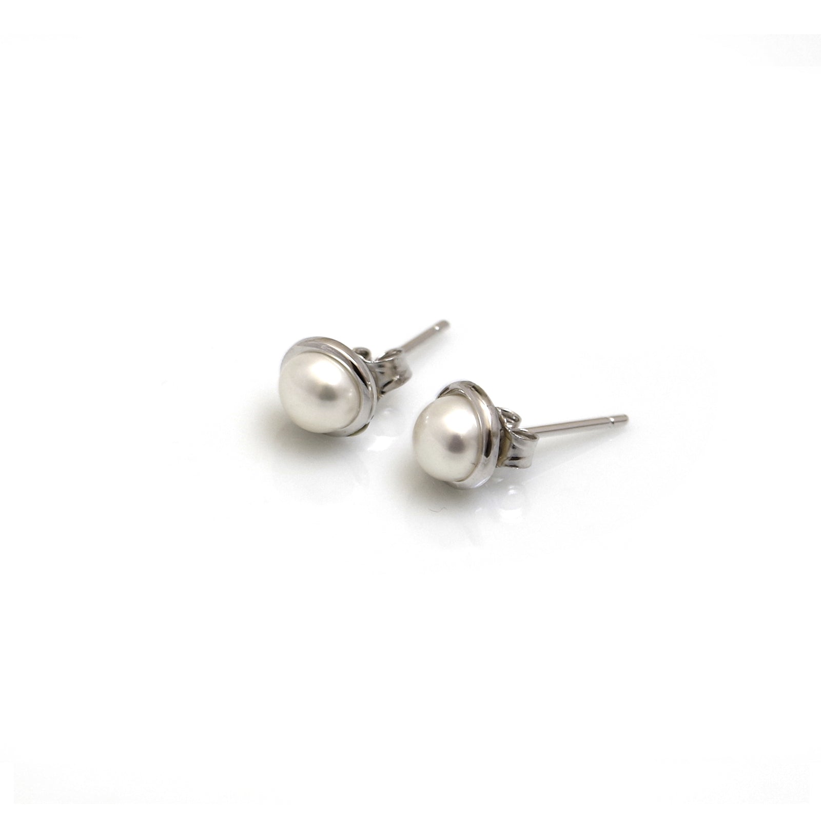 Sterling Silver & Creamy Freshwater Pearl Studs